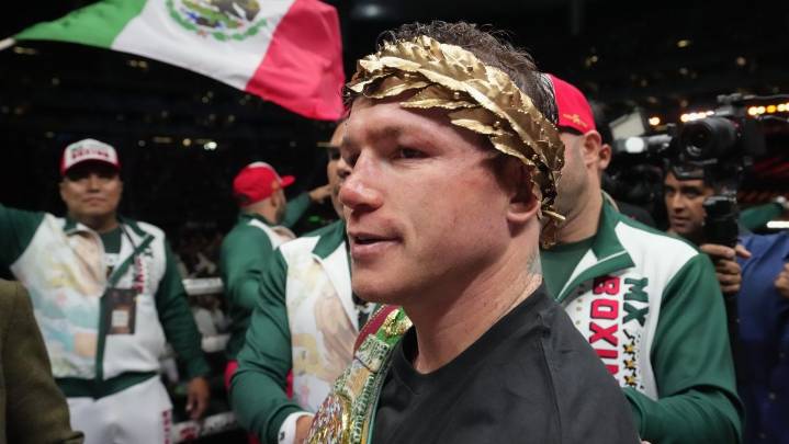 Famoso entrenador apuesta por victoria de Canelo sobre Crawford