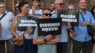 La décima protesta contra la gestión de la dana se concentra en la Plaza de la Virgen en Valencia