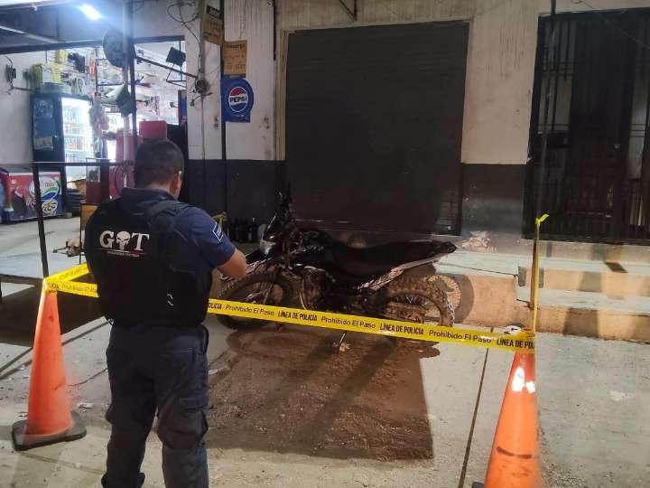 EN SAN VICENTE FUE LOCALIZAN MOTOCICLETA CON REPORTE DE ROBO