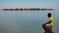 ¿Cómo se están usando los recursos económicos para reducir el impacto del cambio climático en niños y jóvenes?