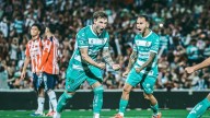 Chivas falla penal y cae ante Santos Laguna