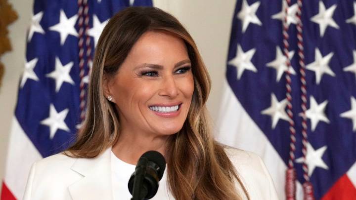 Melania Trump invita a estudiantes a participar en concurso nacional de IA
