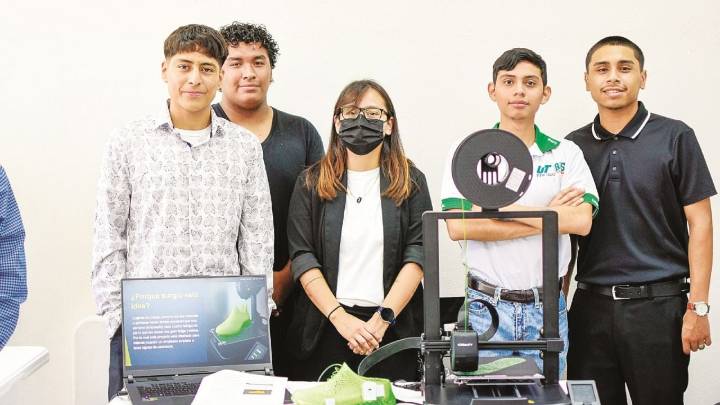 Crean estudiantes de Nuevo Laredo zapatos inteligentes