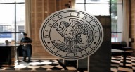 El peso chileno toma aire: el Banco Central proyecta dólar a la baja y tasas estables