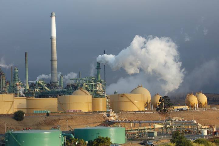 Valero Energy: Balance Sheet And Buybacks Support Further Upside (NYSE:VLO)