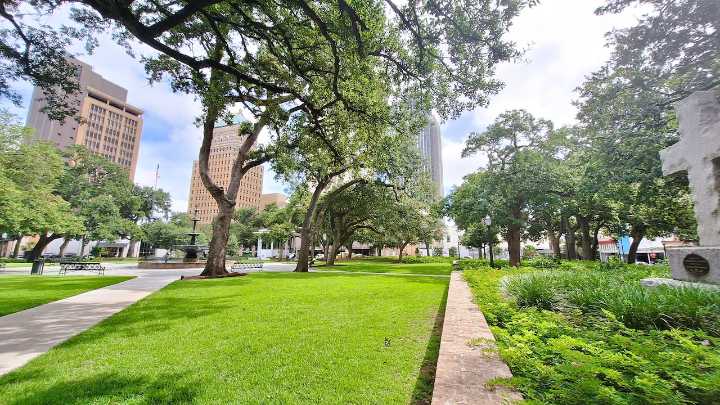 Rising Tides: Here’s where to go when you get off the train in Mobile