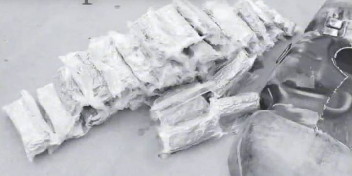 Detienen en la frontera a mexicana que trató de pasar paquetes de metanfetamina a EEUU ocultos en un tanque de gasolina