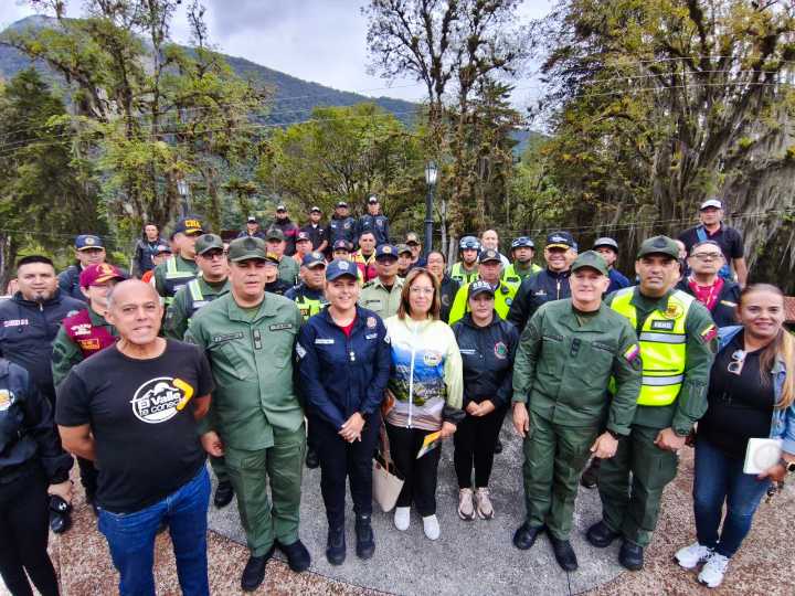 Gobernación de Mérida despliega plan especial de seguridad en temporada vacacional