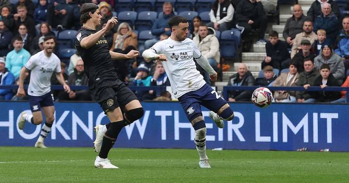 Leeds United issue heartfelt statement as forward completes surprise £3.4m transfer