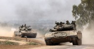 Israel ya bombardea la Ciudad de Gaza y pide a la población abandonar la urbe antes de «convertirla en ruinas»