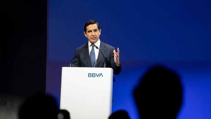 El BBVA lleva al Tribunal Supremo el veto temporal del Gobierno a la fusión con el Sabadell