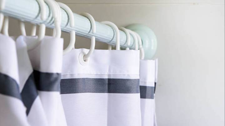 Adiós para siempre a las cortinas de ducha: su sustituto ya está aquí y cambia por completo tu casa