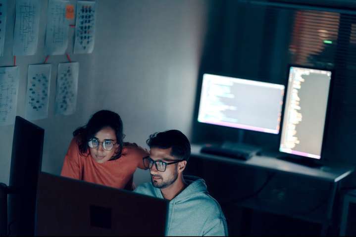 IA en el trabajo: cómo reducir el agotamiento, aumentar la productividad y escalar con inteligencia