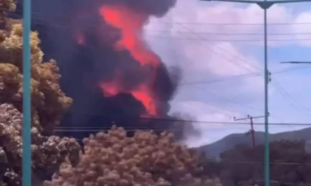 Incendio en galpones Petrocasa del municipio Los Guayos (+ video)