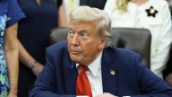 "Queremos ser ofensivos": Trump propone cambiar el nombre del Departamento de Defensa