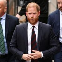 Prince Harry to visit UK on anniversary of queen's death