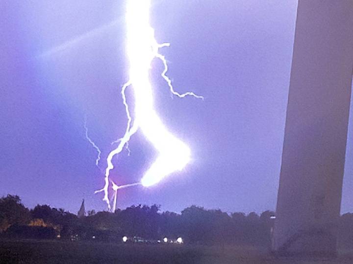 Zap!: Storm chaser photographer captures wind turbine lightning strike