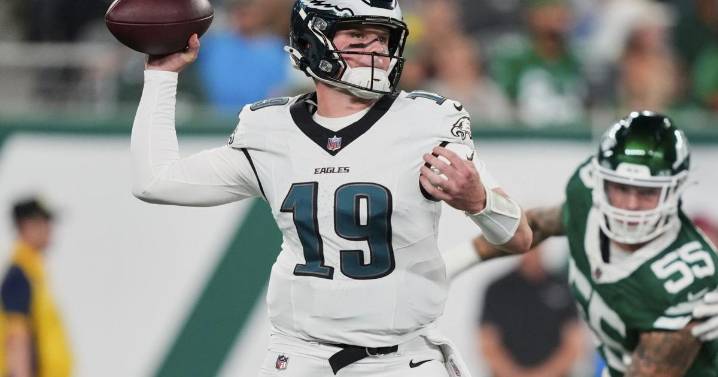 McCord and the Eagles hold off Jets 19-17 in preseason finale