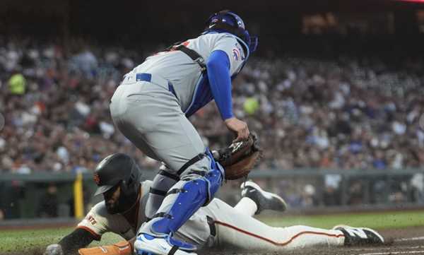 Giants bowl over Cubs 12