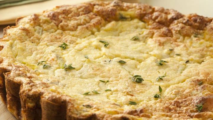 Cómo preparar una Tarta de ricota salada: la receta cremosa y riquísima en 20 minutos