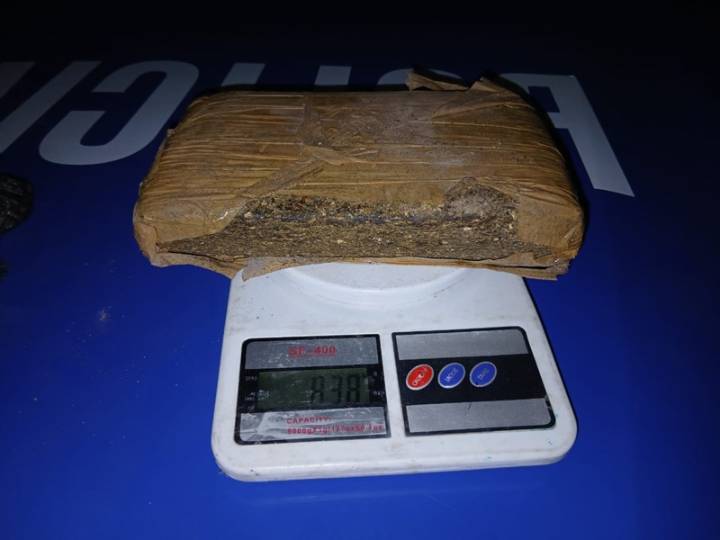 CHACO:   Caminera Detuvo A Dos Sujetos Armados Y Con Marihuana