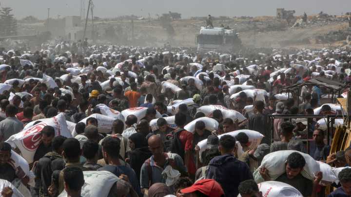 Netanyahu dijo que permitirá que los palestinos se vayan de Gaza