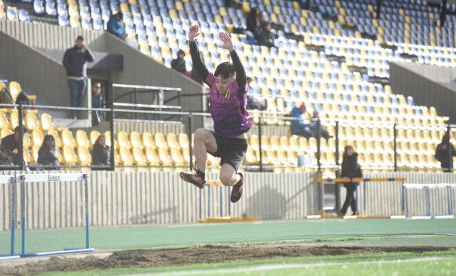 Los atletas que subieron al podio en la Liga Escolar