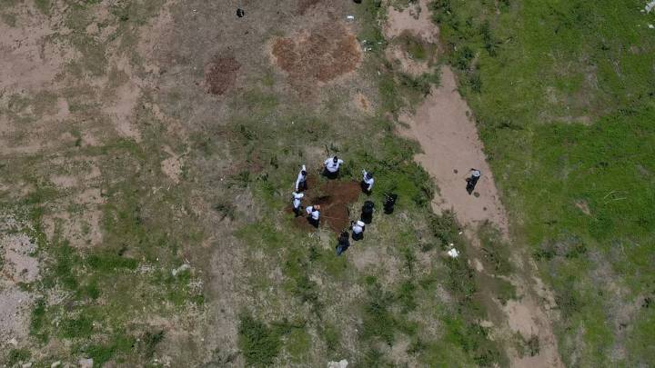 Hallazgo de 66 restos humanos en fosas clandestinas de Baja California Sur
