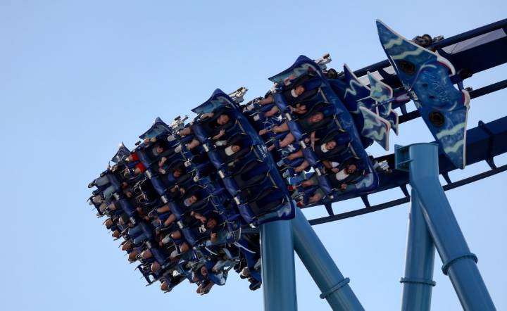United quarterly report: SeaWorld theme park attendance up