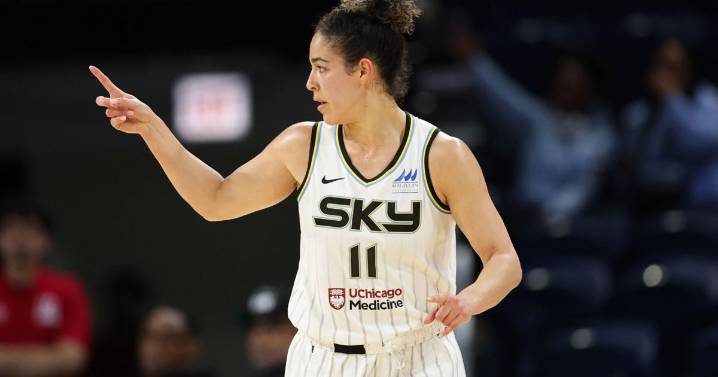 Tina Charles has 200th career double-double and Sun win 3rd straight over Sky