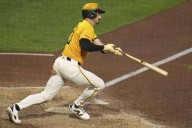 Bryan Reynolds has a 2-out, 2-run triple in the 8th in the Pirates' 3