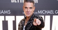 Robbie Williams begs Oasis to let him entertain fans on their mega reunion tour