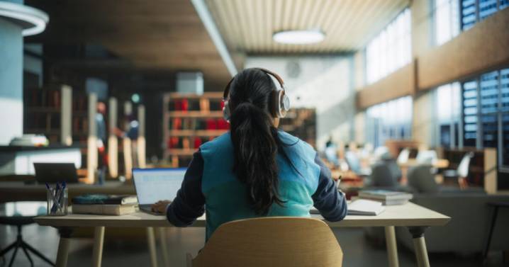 Mexicanos en EU ganan hasta 38% menos pese a tener licenciatura o posgrado