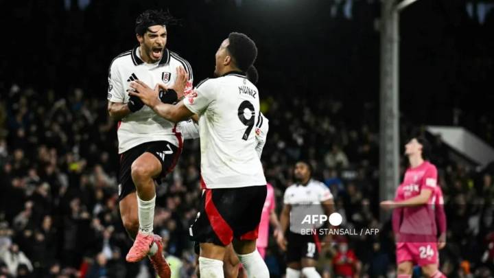 VIDEO: Raúl Jiménez anota golazo de tiro libre con el Fulham