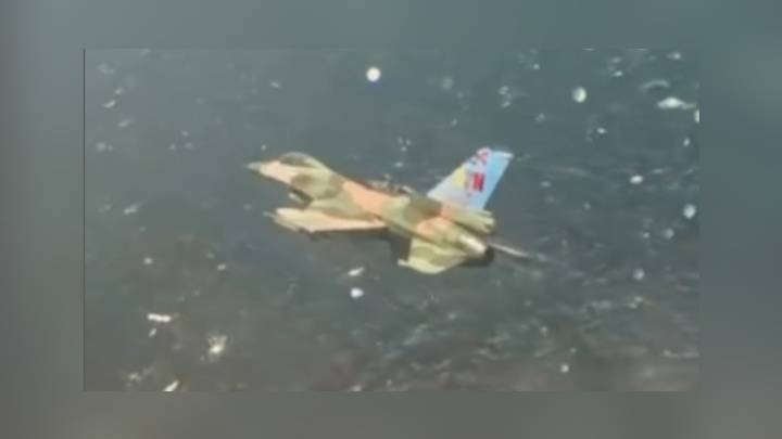 Aeronave de la FANB sobrevuela el mar Caribe en defensa de la soberanía