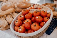 La ruta del pincho del tomate calienta motores para el Festival del Tomate de Santa Cruz de Bezana