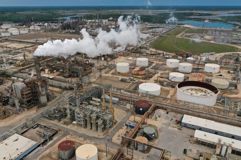 US oil and gas M&A activity tripled last year, report says