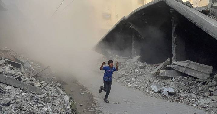 Horrifying look at Gaza as city left in ruins with terrified children fleeing