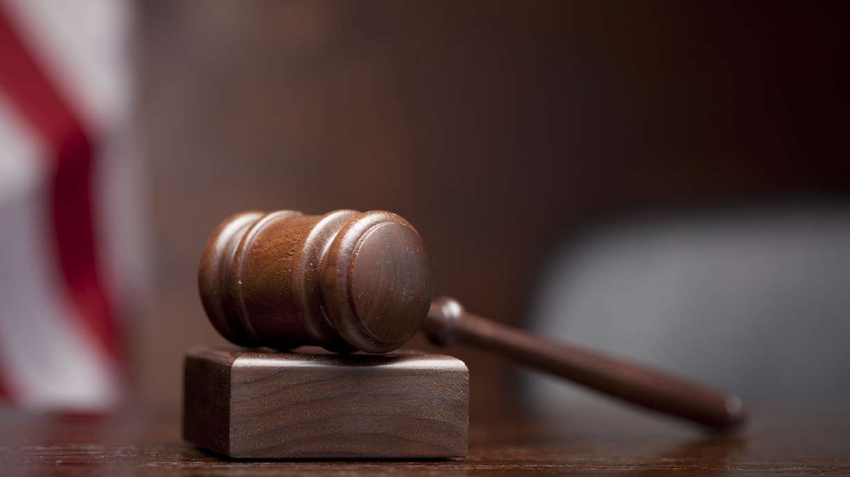 Salt Lake bar bouncer charged with breaking customer's wrist