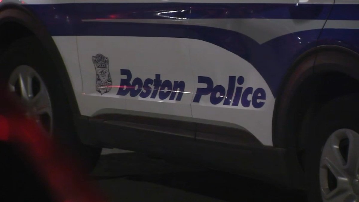 Boston police investigating stabbings in Roxbury, Jamaica Plain