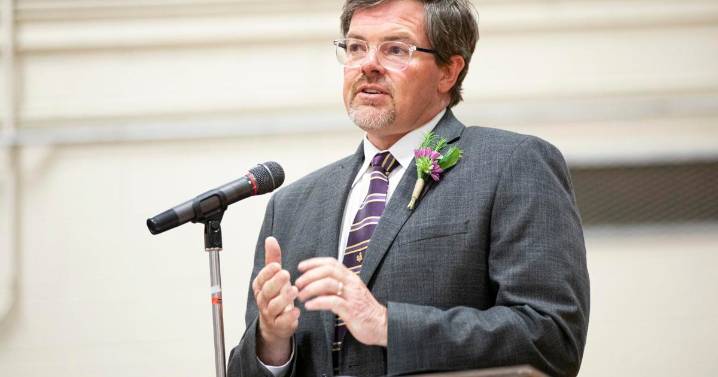 LCSD2 develops gun policy, includes only requirements already in law