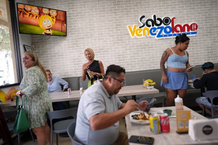 Un juez federal suspende su decisión sobre el TPS de los venezolanos y deja a miles de inmigrantes en vilo