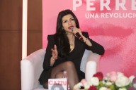 Cazzu responde contundente a las críticas por su manera de vestir