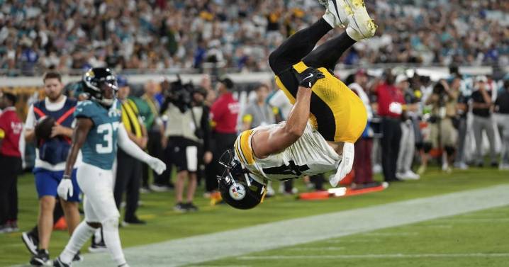 Travis Hunter plays offense and defense in pro debut as Jaguars lose to Steelers in preseason