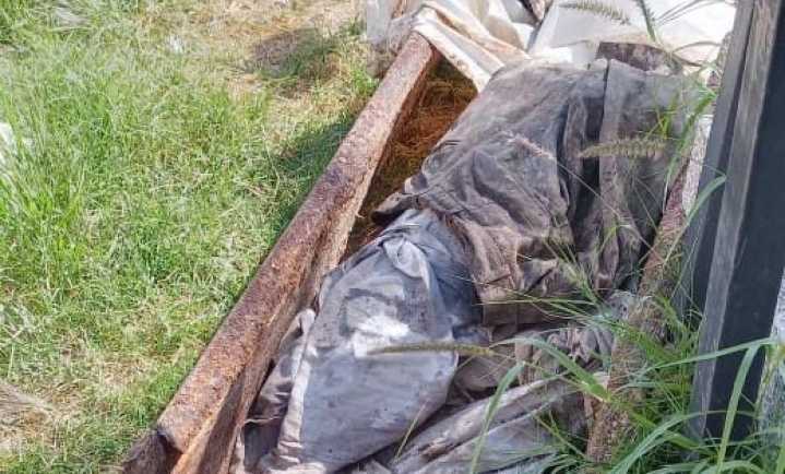 Denuncian féretro expuesto con posibles restos humanos en cementerio de El Saucito