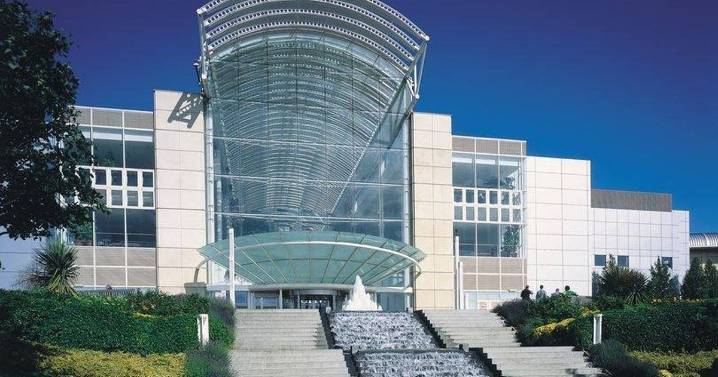 Shop to close at The Mall Cribbs Causeway off M5