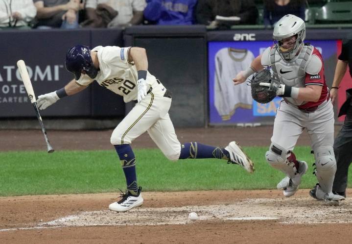 Deadspin | Brewers aim to rediscover clutch hitting vs. D-backs