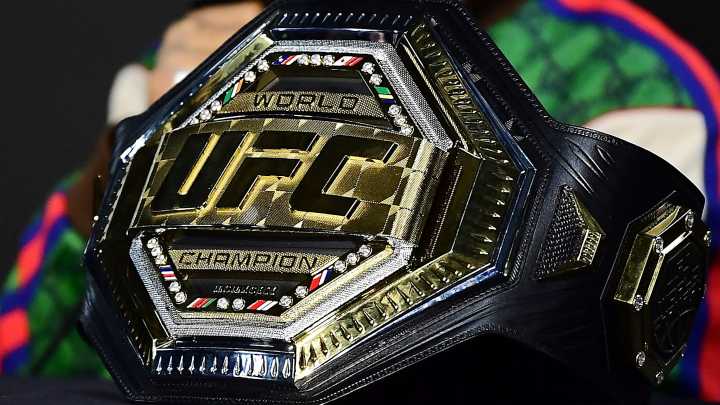 Ex-champion reportedly suffers injury in major blow to Noche UFC fight card