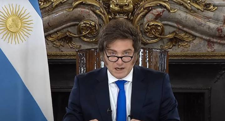 Javier Milei defiende su tuit sobre niño autista y niega que limite su libertad de expresión