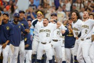 Rock bottom? Mets blow 5-run lead, lose 7th in a row as Brewers sweep